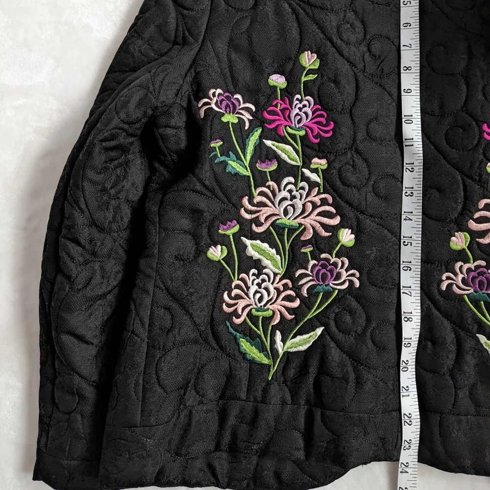 Stunning Garfield & Marks Black Quilted Floral Embroidery Open Jacket - Picture 10 of 13